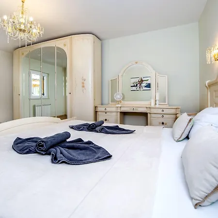 Francesco Апартаменты Ровинь