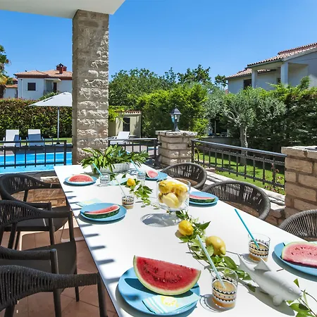 Апартаменты Francesco Ровинь